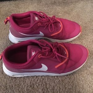 Nike Thea Sneakers 😊make offers